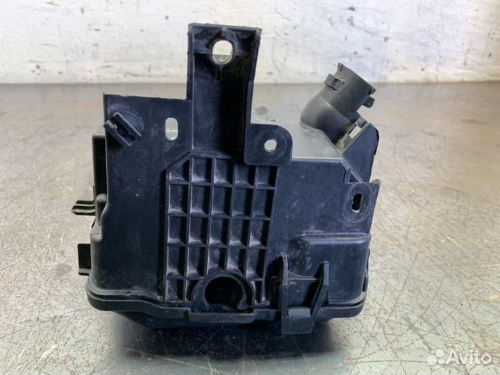 Корпус блока предохранителей Peugeot 208 хэтчбек