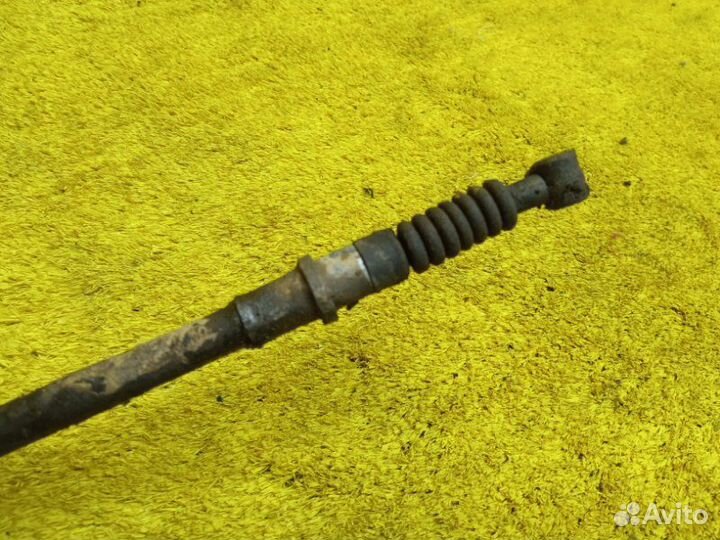 Тросик ручника задний левый Mitsubishi