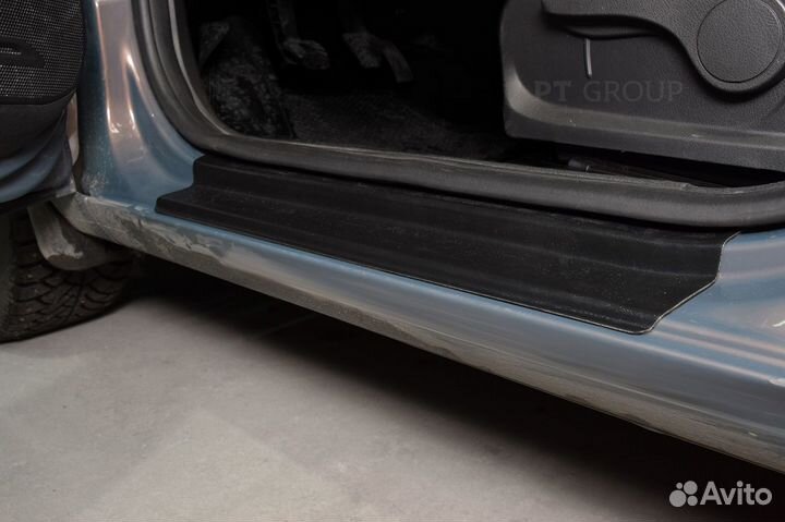 Накладки на пороги LADA Vesta