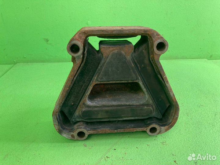 Подушка двигателя iveco stralis