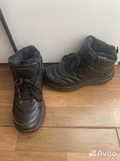 Кроссовки на меху 38