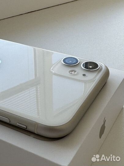 iPhone 11, 64 ГБ
