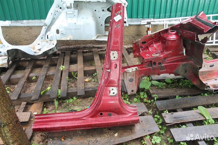 Порог со стойкой левый Renault Sandero 1 (Сандер