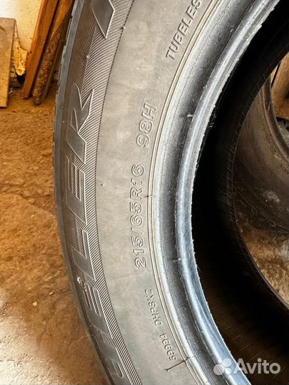 Bridgestone Potenza RE980AS 215/65 R16