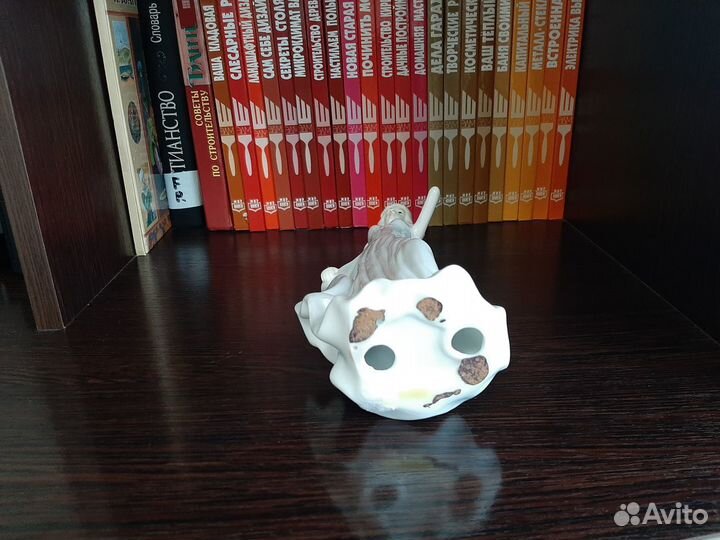 Статуэтка фарфоровая Барышня (3 п)