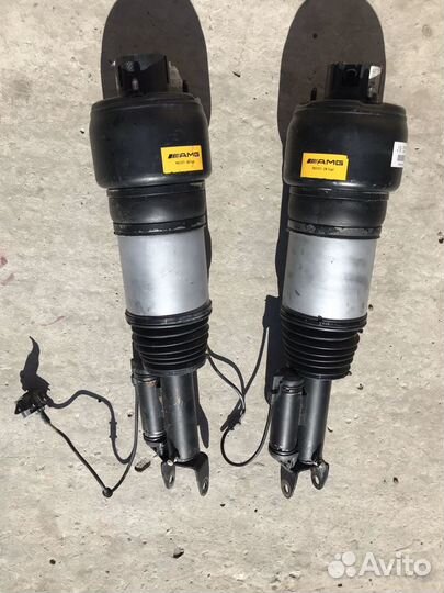 Передняя пневмостойка Mercedes W219 W211 55AMG