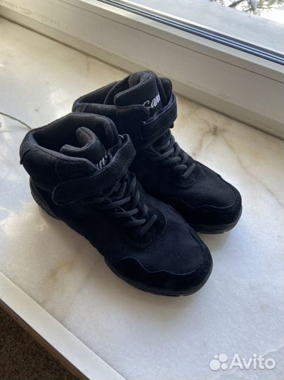 Танцевальные кроссовки / джазовки