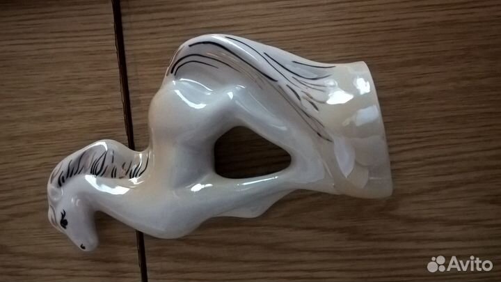 Статуэтка фарфор конь лошадь