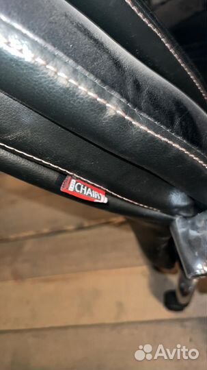 Офисное кресло