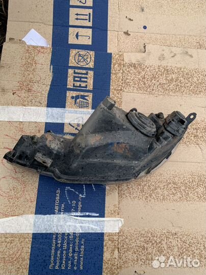 Фара правая peugeot 206