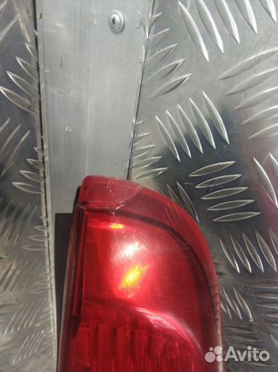 Фонарь правый Ford C-Max MK1 qqdb 2007