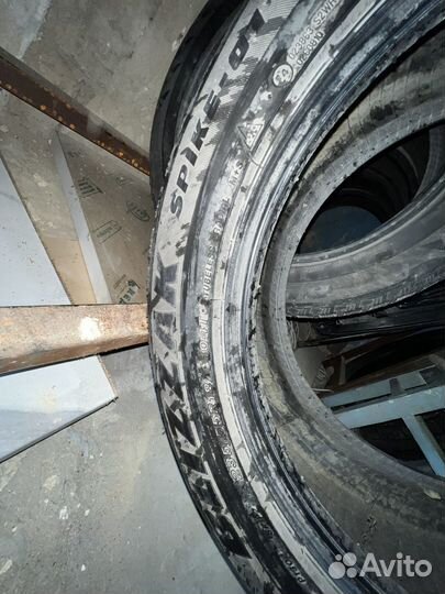 Bridgestone Blizzak Spike-01 235/55 R18