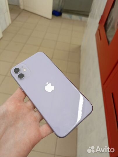 iPhone 11, 64 ГБ