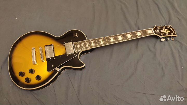 Реплика Gibson Les Paul Custom gold-burst