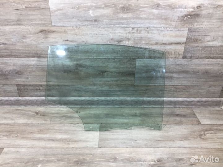 Стекло левое правое переднее заднее Mazda 3 BK бк