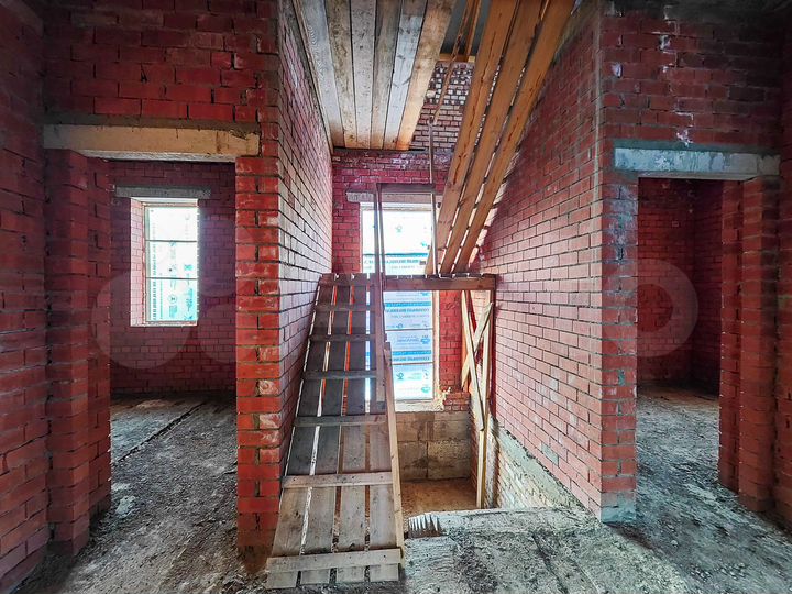 Дом 330 м² на участке 10 сот.