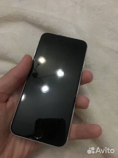 iPhone SE (2020), 64 ГБ