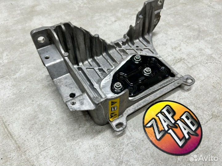 Кронштейн компрессора пневмоподвески Dodge Ram