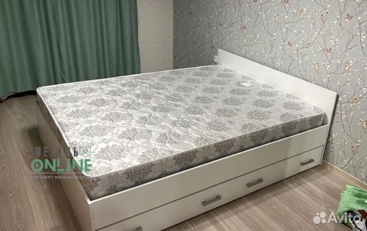 Кровать
