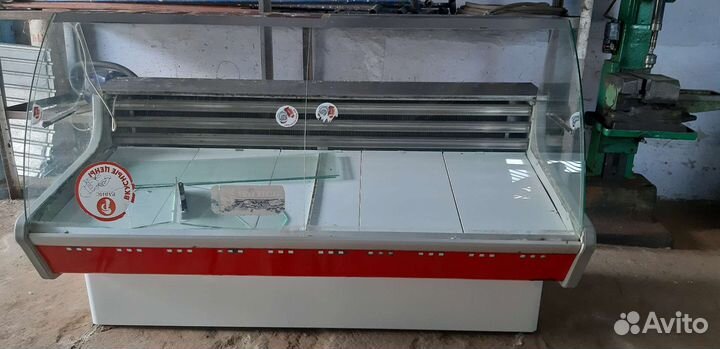 Холодильная витрина кондитерская бу