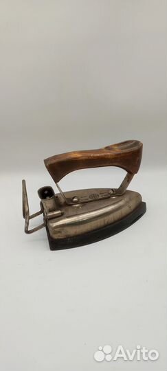Утюг высота 13 см, ручка дерево, металл размер ни