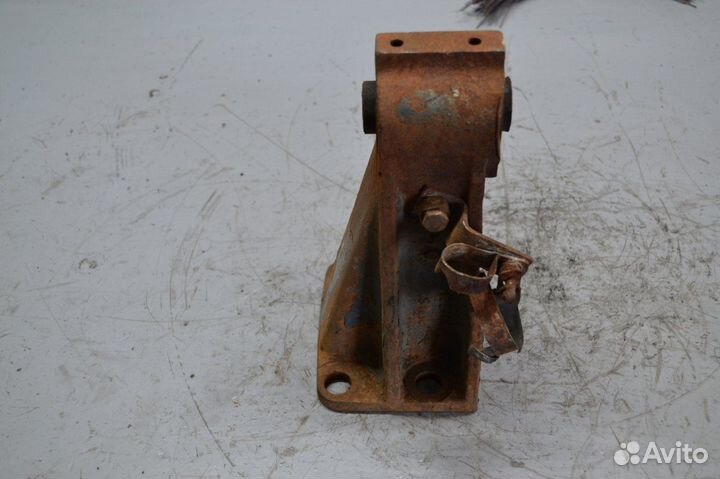 Кронштейн кабины, передний левый scania 3-series 1