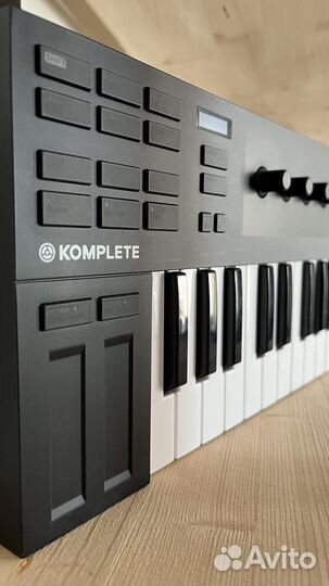 Native Instruments Komplete Kontrol M32