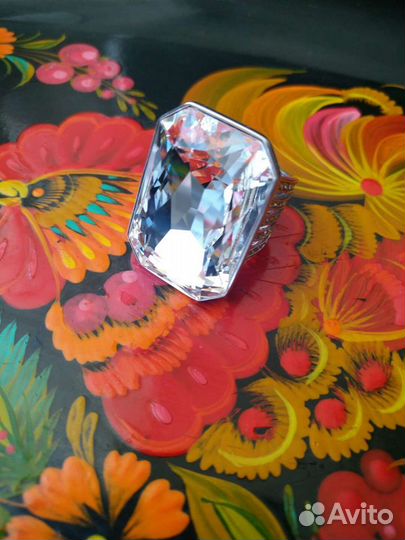 Кольцо Swarovski