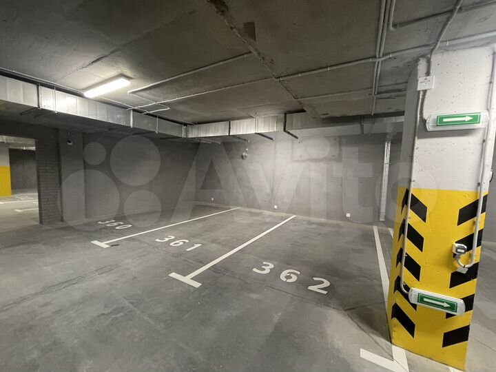 Машиноместо, 14 м²