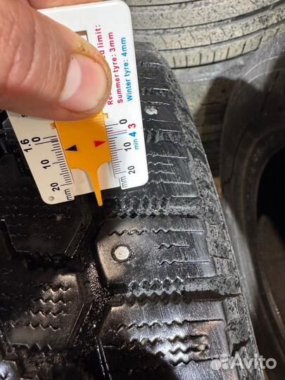 Yokohama IceGuard Stud IG65 215/65 R16