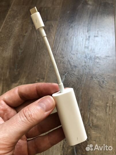 Адаптер Thunderbolt 3 (USB-C) to Thunderbolt 2