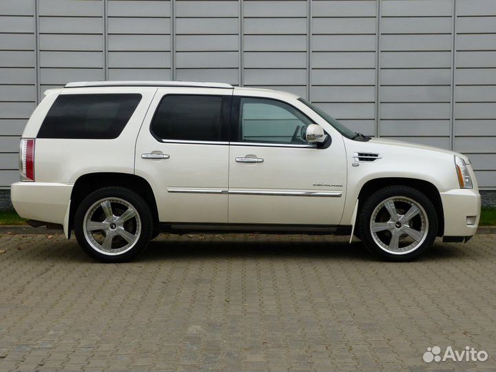 Cadillac Escalade 6.2 AT, 2013, 140 686 км