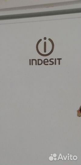 Холодильник бу indesit