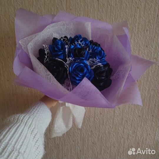 Букет из атласных роз