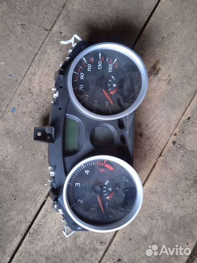 Панель приборов в милях от Рено меган 2