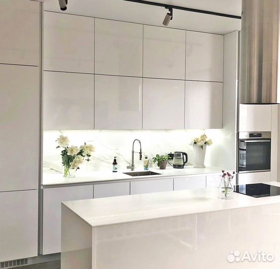 Кухня в потолок