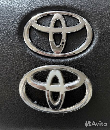 Шильд Toyota на руль
