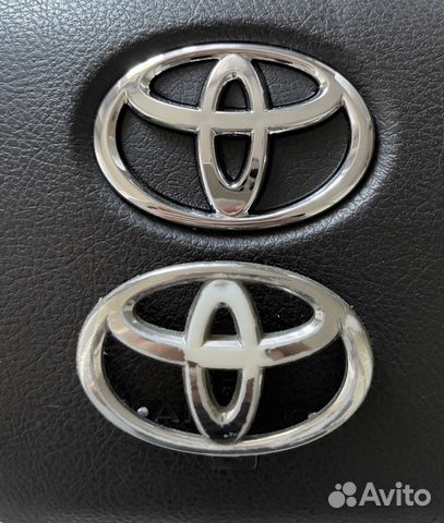 Шильд Toyota на руль