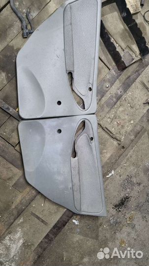 Дверные карты задних дверей