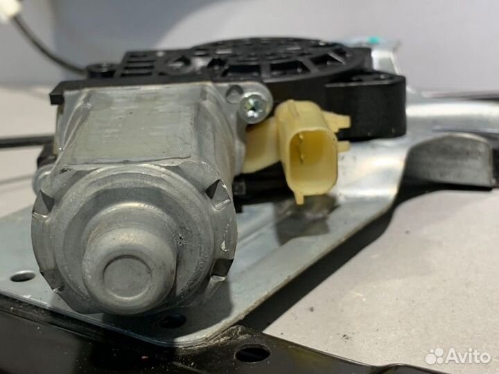 Стеклоподъемник передний правый Chevrolet Cruze