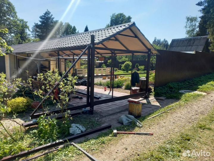 Навес металлический под поликарбонатом