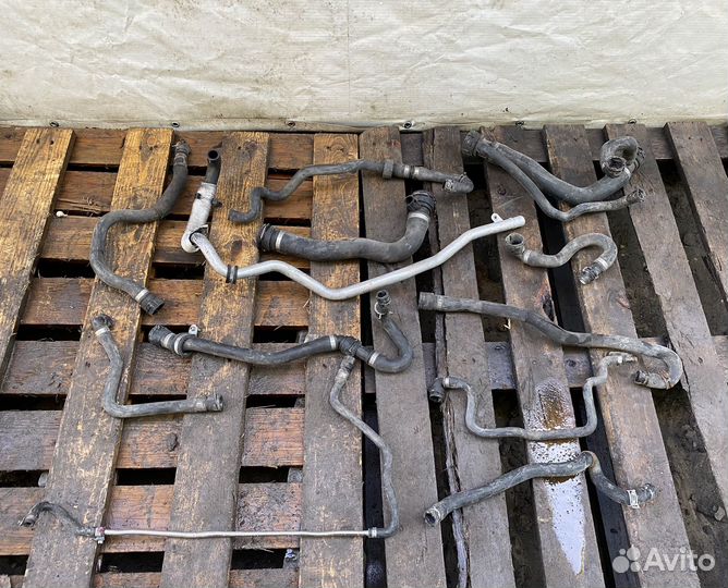 Патрбки охолождения N62B44 BMW e63 e60 e70 e65 e64