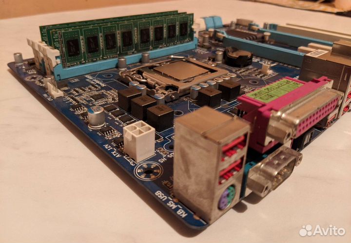 Материнская плата Gigabyte