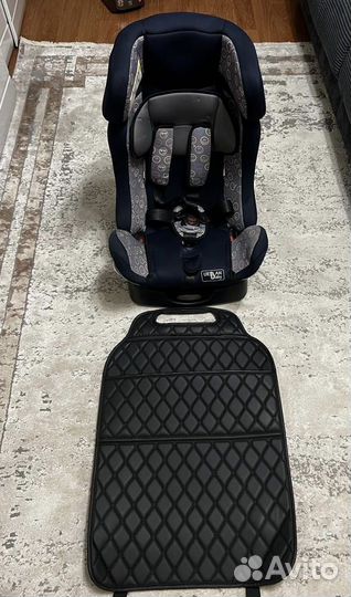 Автомобильное кресло