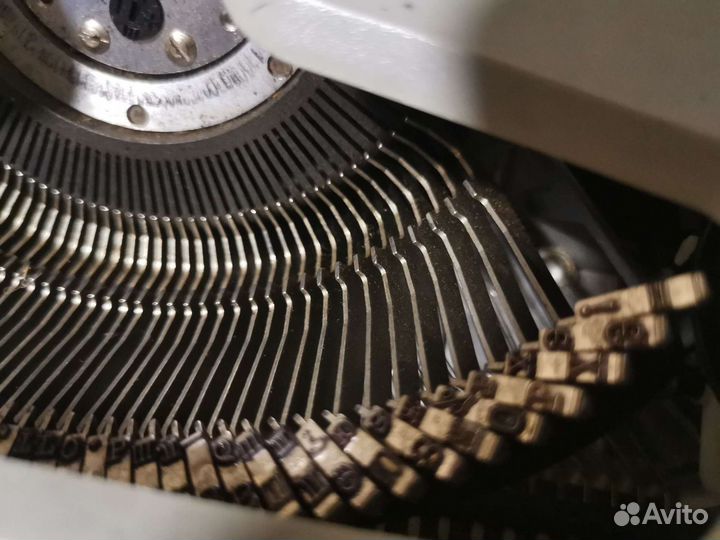 Пишущая машинка ивица м