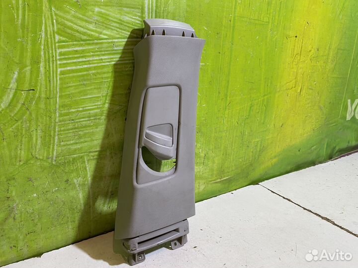 Обшивка стойки правая Toyota Corolla E15 Camry V40