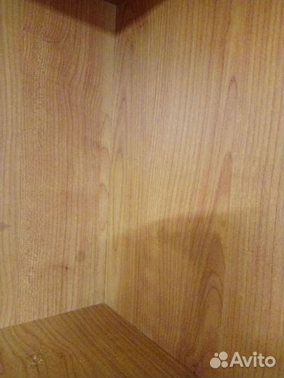 Высокая угловая колонка из дуба