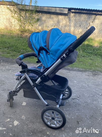Прогулочная детская коляска