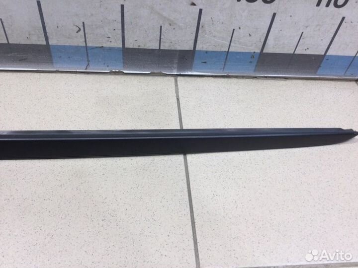 Молдинг лобового стекла левый Kia Ceed универсал