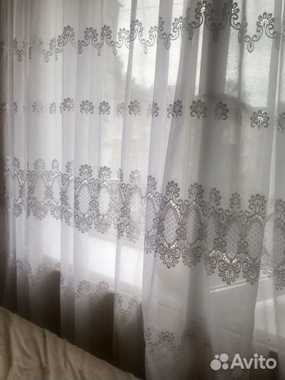 Шторы белые с узором кружевным